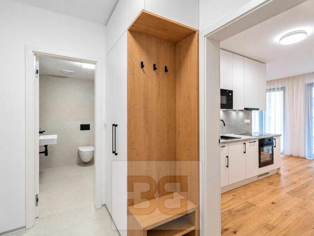 Prodej bytu 1+kk 38 m2, Praha – náhled fotky 9