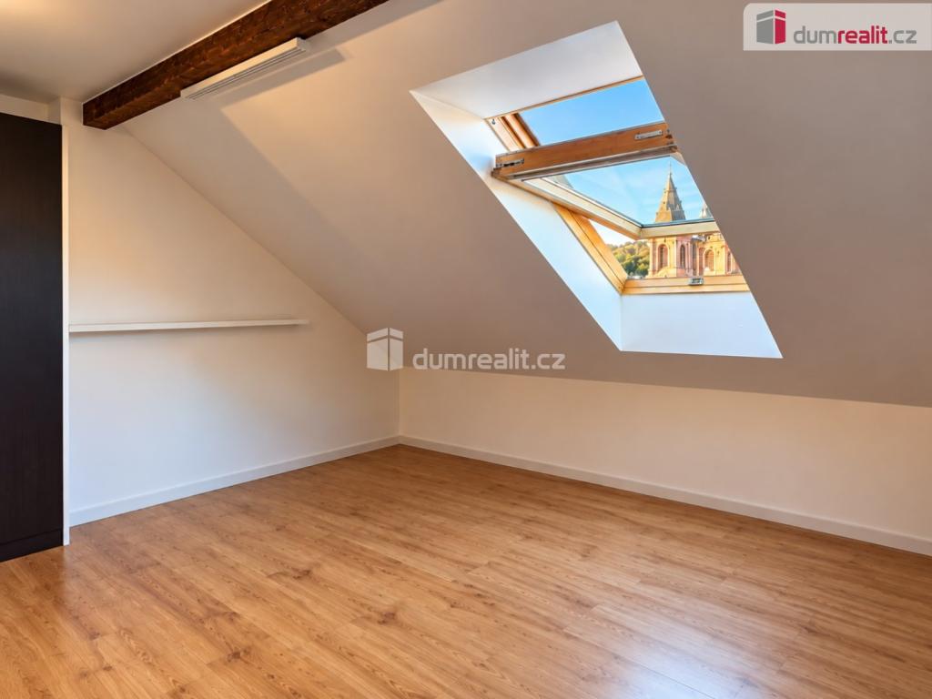 Pronájem bytu 1+kk 34 m2