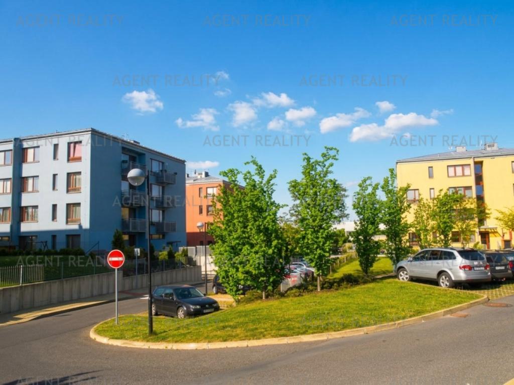 Pronájem bytu 2+kk 51 m2, Praha – náhled fotky 24