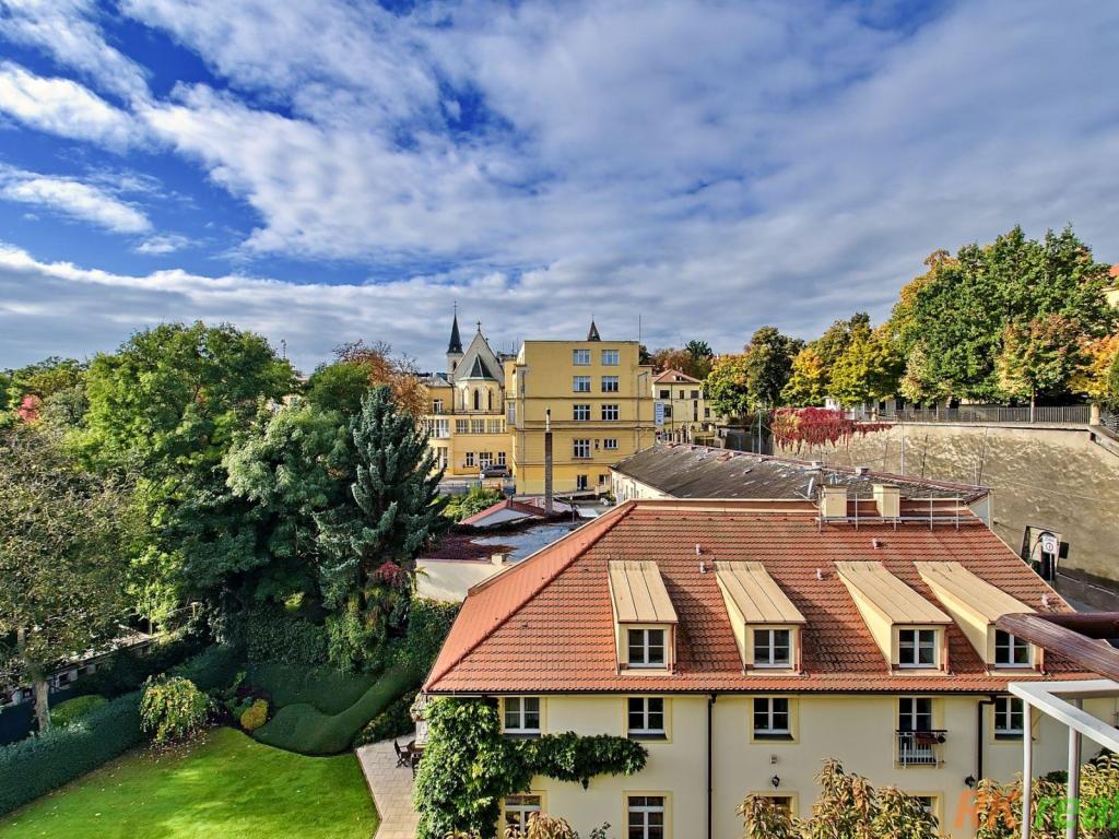 Pronájem bytu 3+kk 102 m2