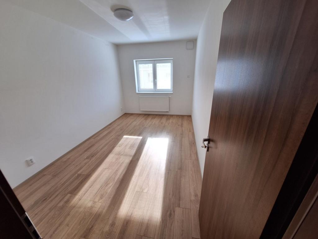 Pronájem bytu 2+kk 56 m2, Přáslavice – náhled fotky 2