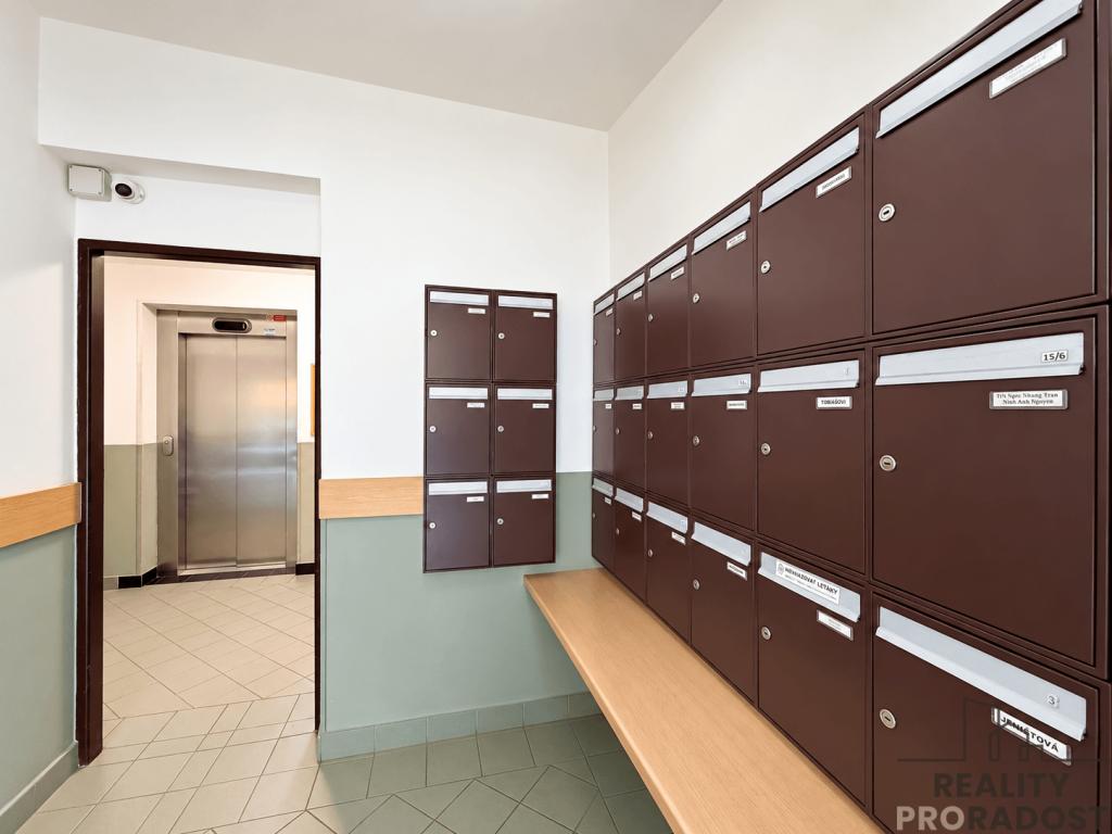 Prodej bytu 3+1 68 m2, Praha – náhled fotky 28