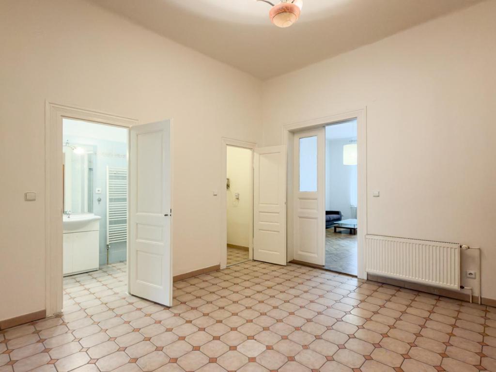 Pronájem bytu 2+1 85 m2, Praha – náhled fotky 17