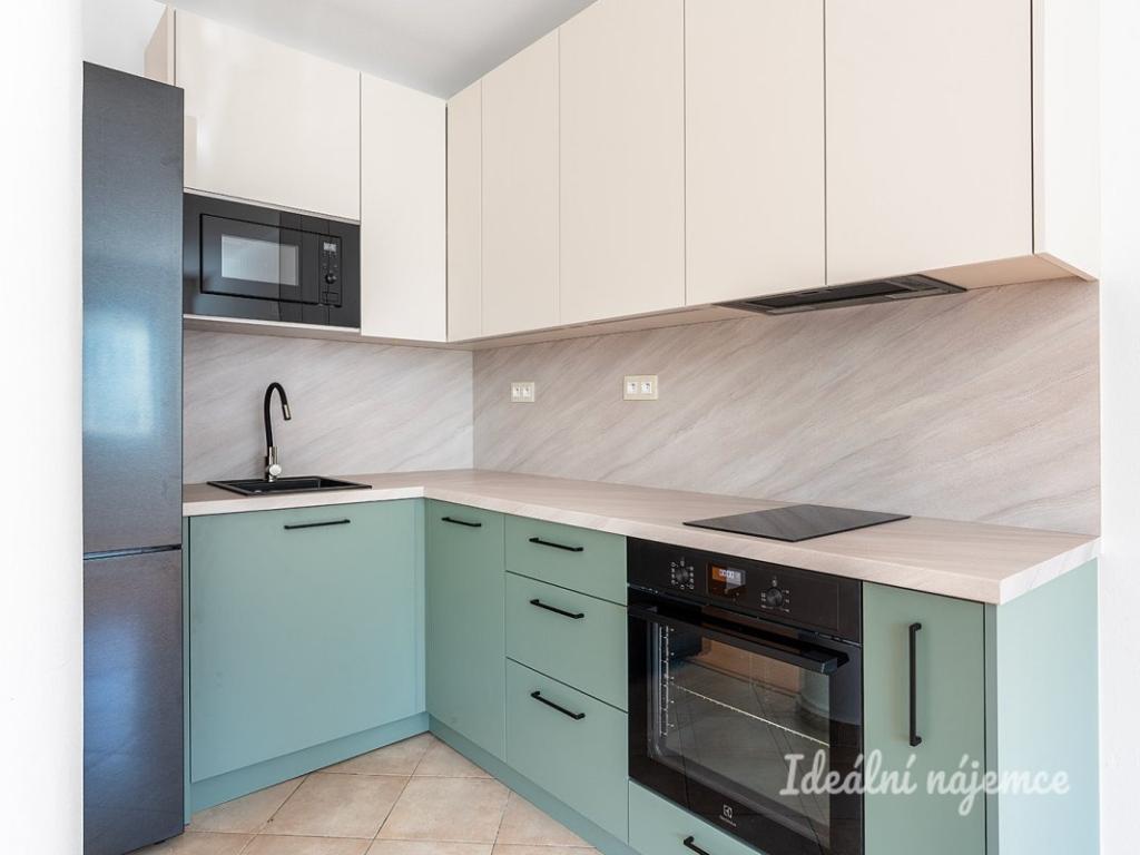 Pronájem bytu 1+kk 36 m2