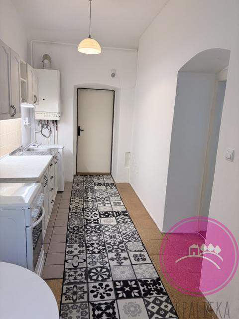 Pronájem bytu 2+1 48 m² – pohled 3
