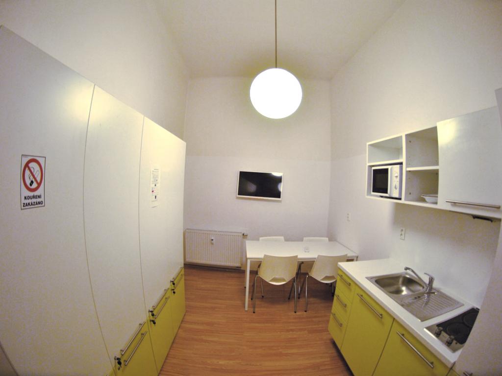 Spolubydleni bytu celý pokoj 15 m2
