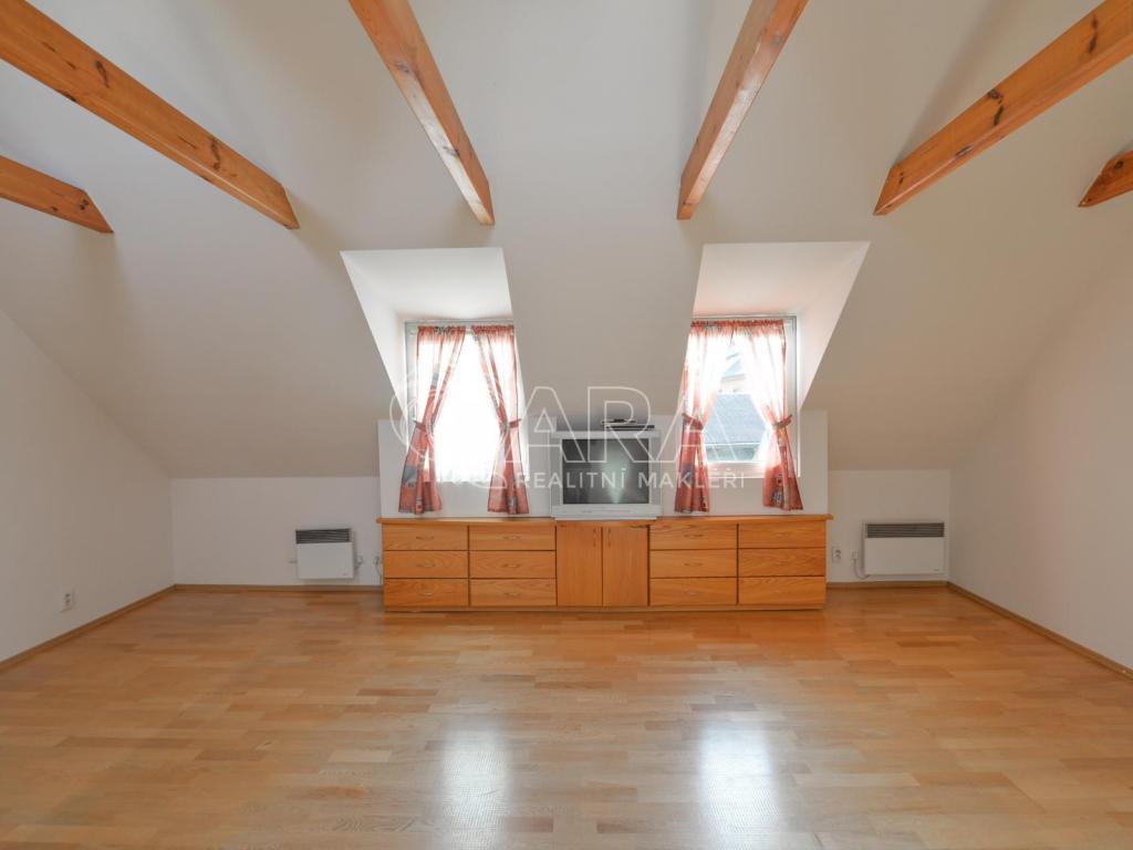 Pronájem bytu 4+1 136 m2