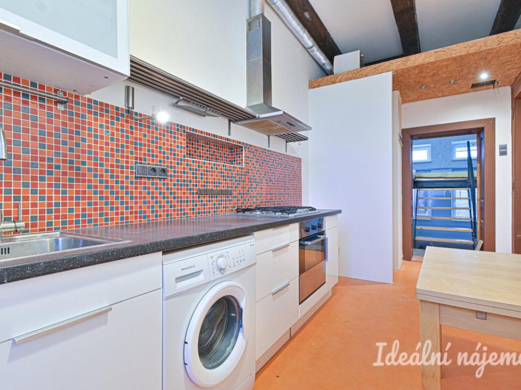 Pronájem bytu 1+1 38 m2