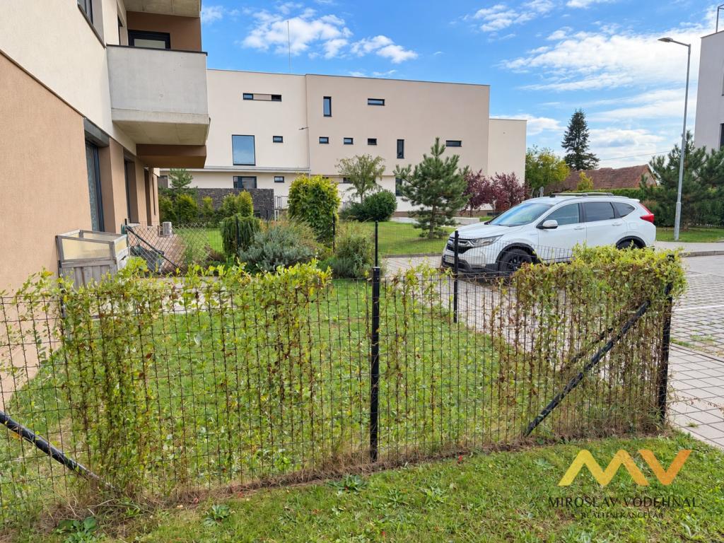 Pronájem bytu 1+kk 32 m2, Hradec Králové – náhled fotky 23