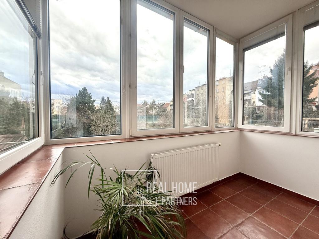 Prodej bytu 2+1 86 m² – pohled 6