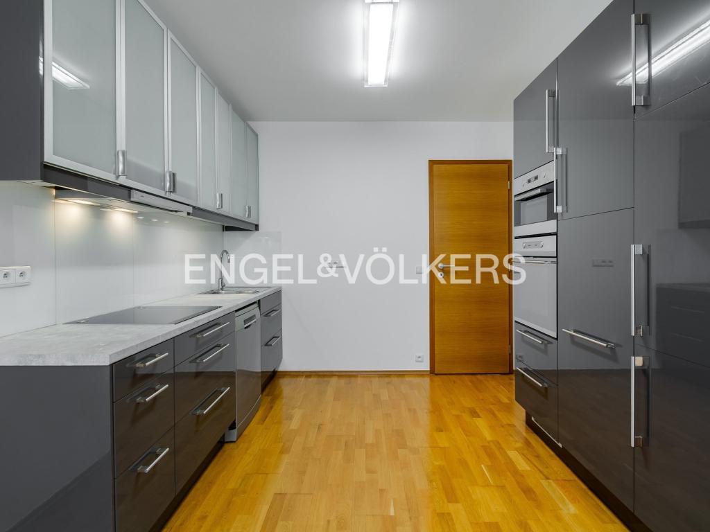 Pronájem bytu 3+kk 115 m2