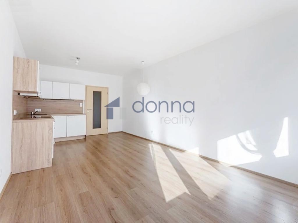 Pronájem bytu 1+kk 32 m2