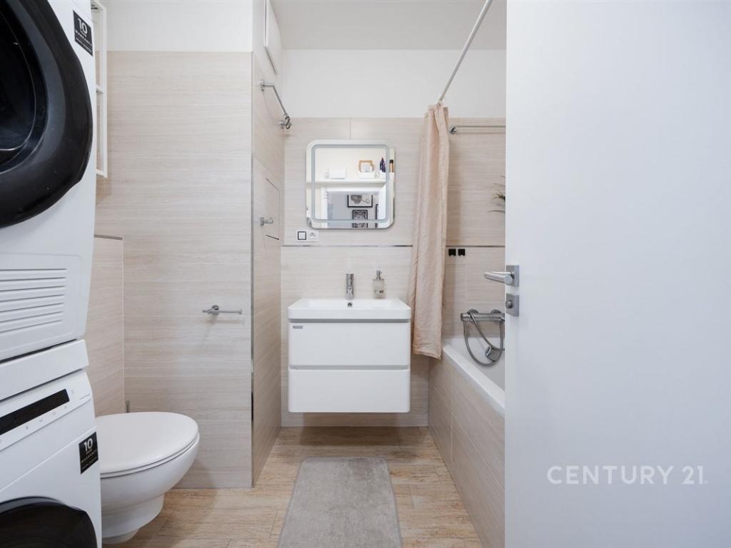 Pronájem bytu 2+kk 52 m2