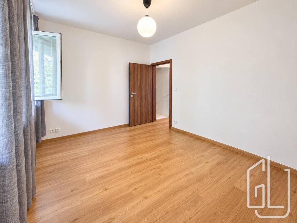 Pronájem bytu 3+1 95 m2, Praha – náhled fotky 9