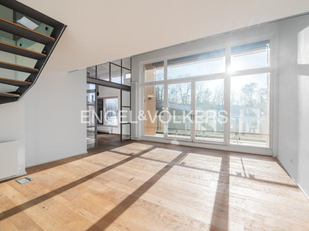 Pronájem bytu 6 a více 324 m2