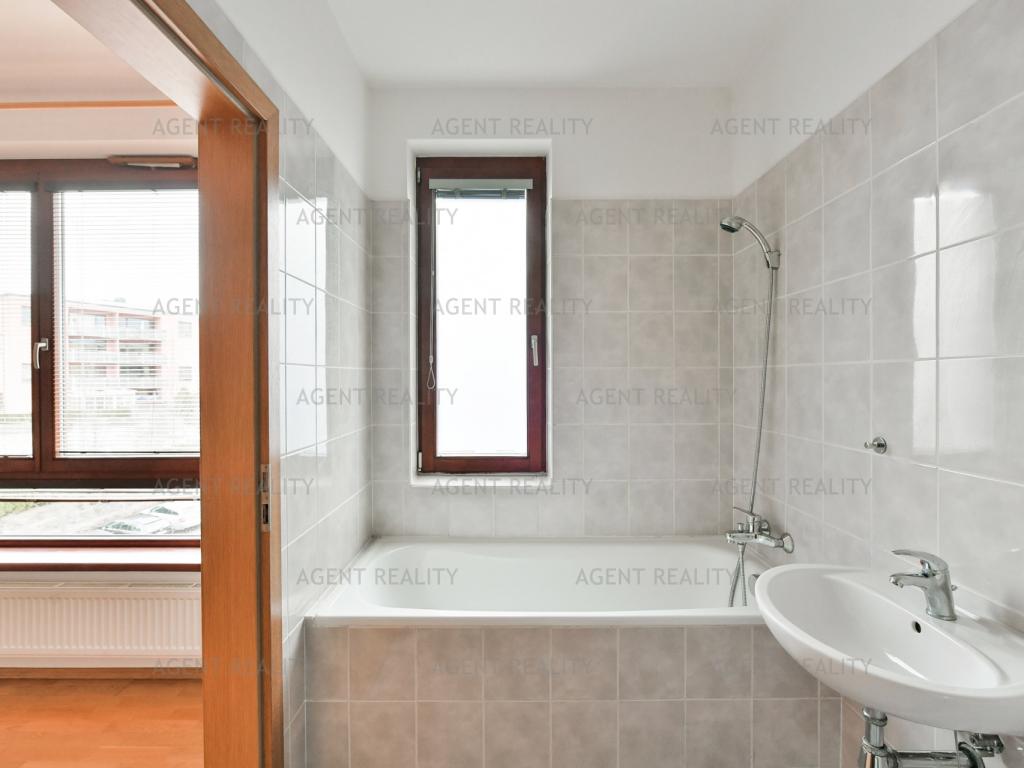 Pronájem bytu 2+kk 51 m2, Praha – náhled fotky 13
