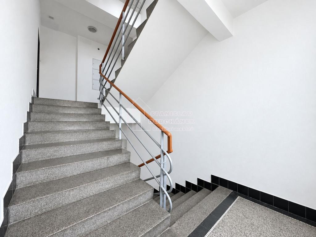 Pronájem bytu 3+kk 60 m2, Praha – náhled fotky 17