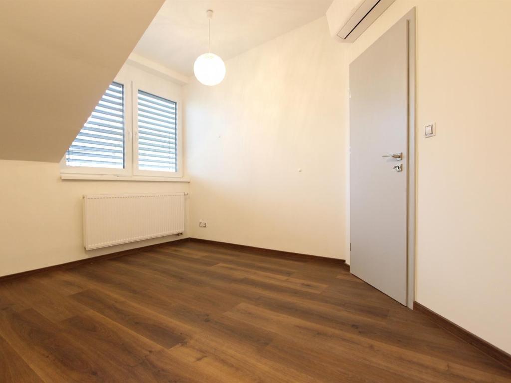 Pronájem bytu 4+kk 112 m2