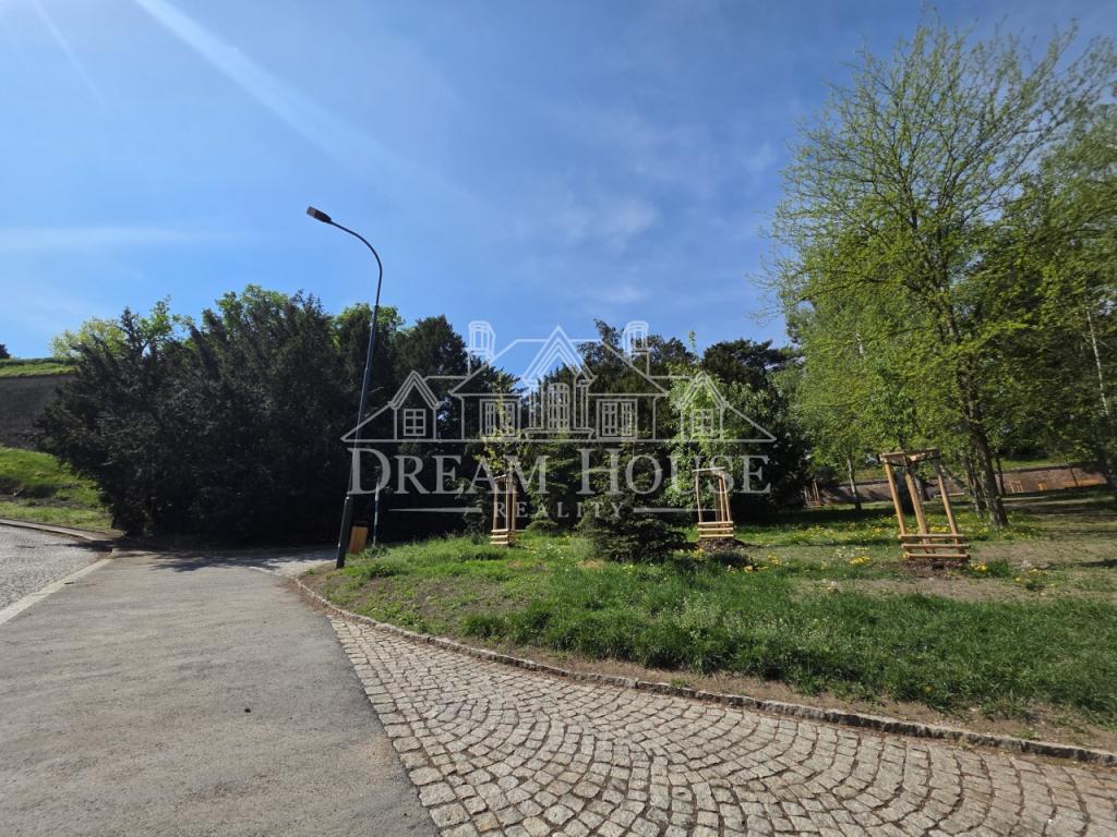 Pronájem bytu 3+1 81 m2, Praha – náhled fotky 21