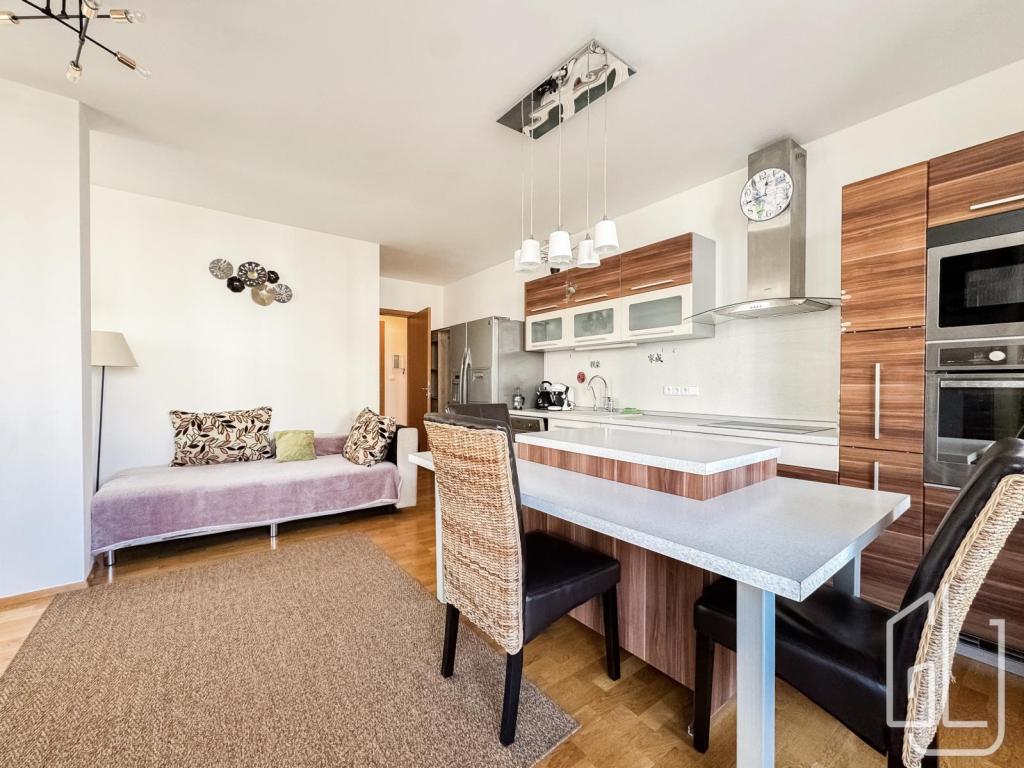 Pronájem bytu 2+kk 81 m2