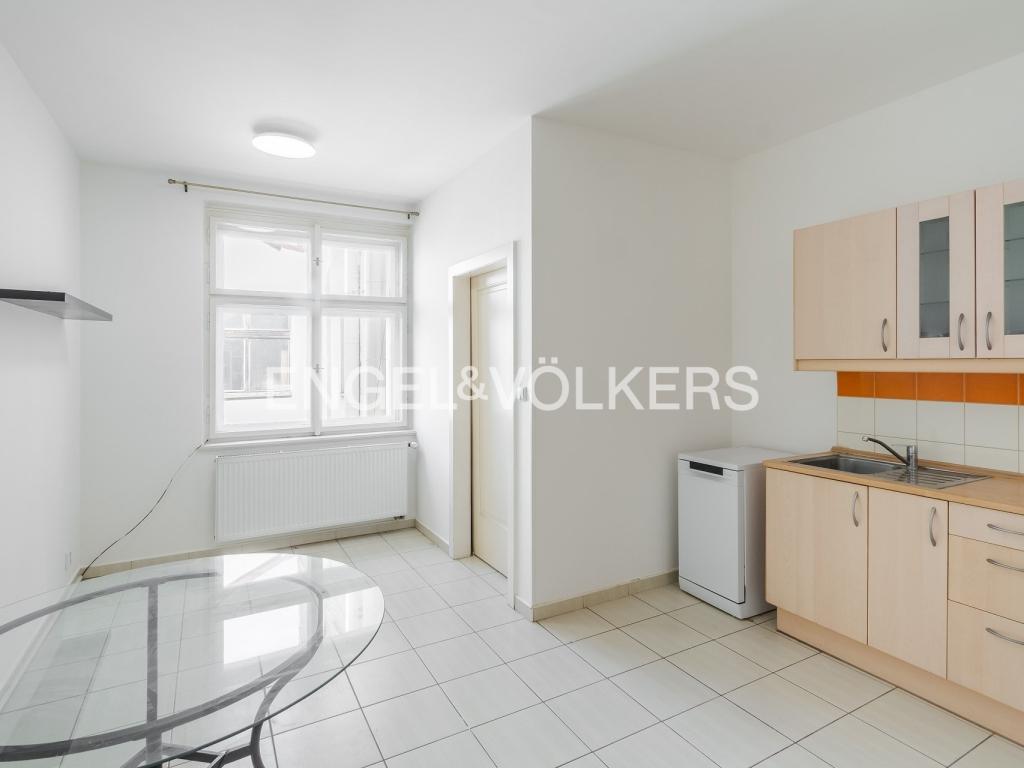 Pronájem bytu 1+1 60 m2
