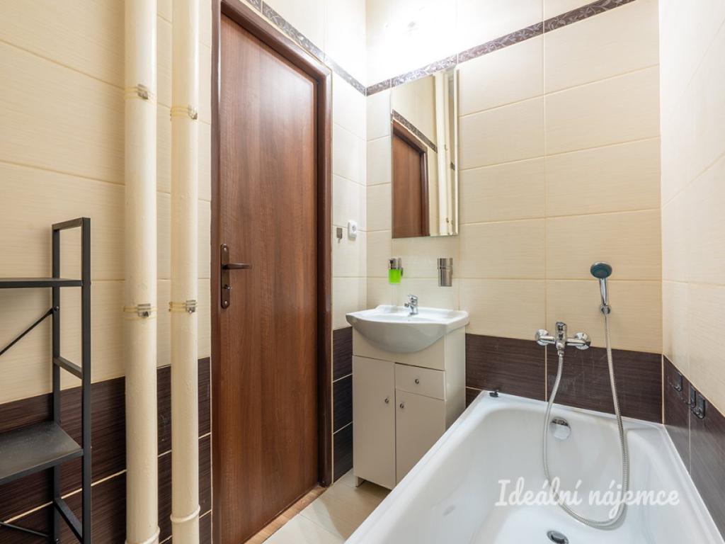 Pronájem bytu 3+1 73 m2, Praha – náhled fotky 12