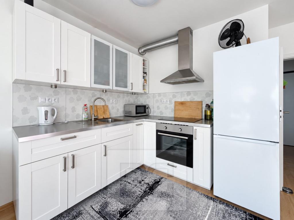 Pronájem bytu 1+kk 35 m2, Praha – náhled fotky 13