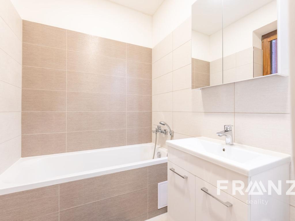 Pronájem bytu 3+kk 76 m2