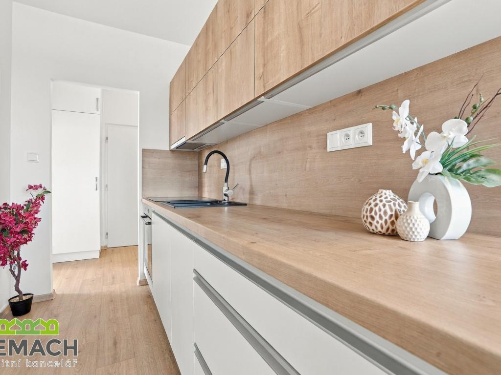 Pronájem bytu 2+1 55 m2, Uherský Brod – náhled fotky 9