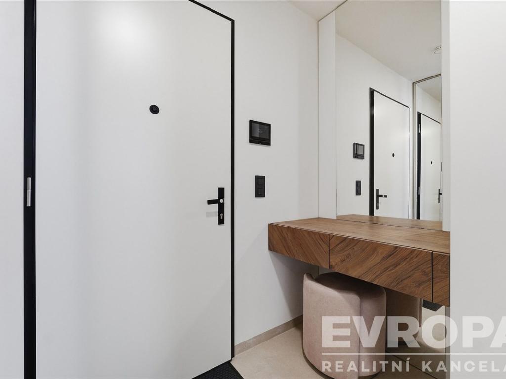 Pronájem bytu 2+kk 88 m2, Praha – náhled fotky 11