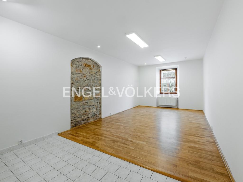 Pronájem bytu 1+kk 35 m2