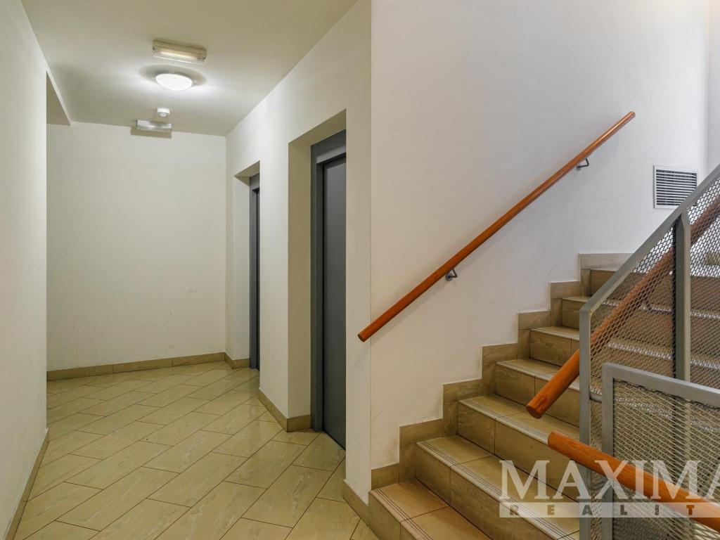 Prodej bytu 1+kk 36 m2, Praha – náhled fotky 22