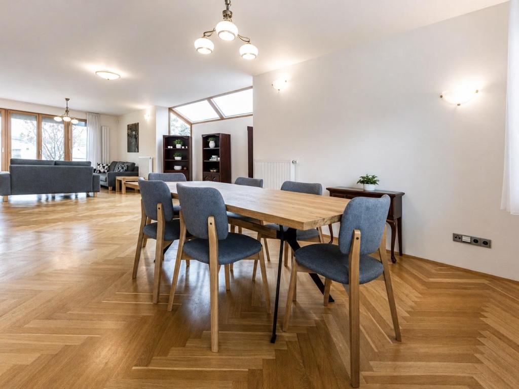 Pronájem domu 350 m2