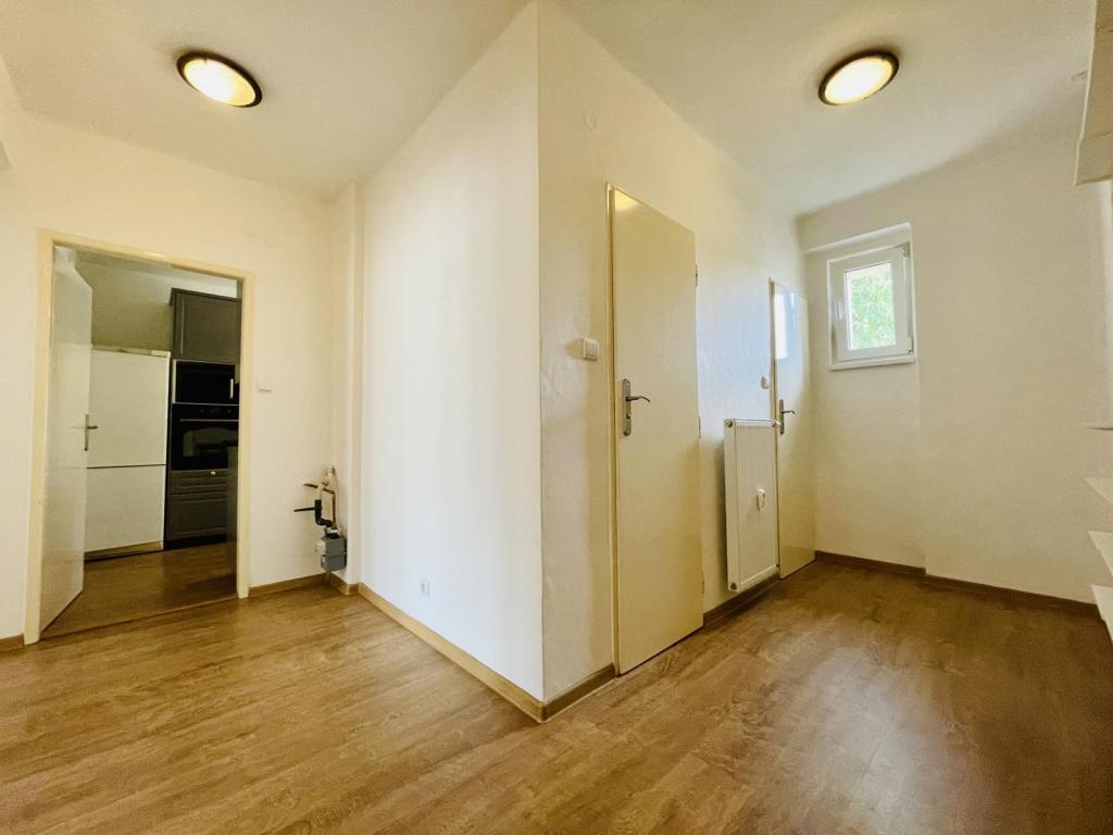 Prodej bytu 2+1 60 m2, Praha – náhled fotky 10