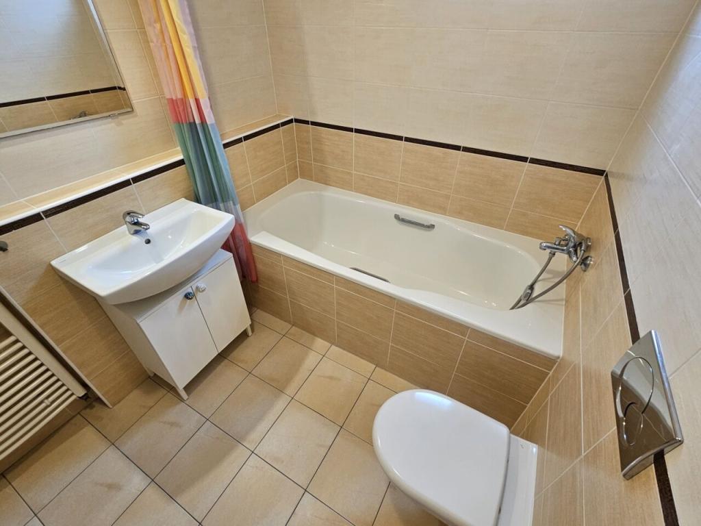 Pronájem bytu 2+kk 65 m2, Praha – náhled fotky 18