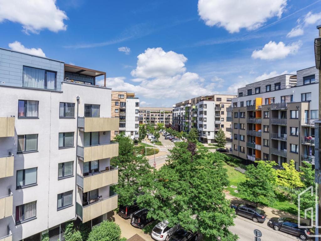Prodej bytu 2+kk 56 m2, Praha – náhled fotky 12