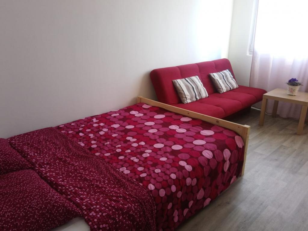 Spolubydleni bytu celý pokoj 80 m2
