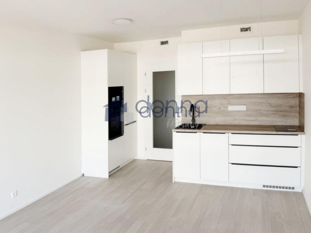Pronájem bytu 1+kk 32 m2