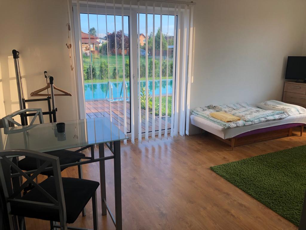 Pronajem bytu celý pokoj 140 m2