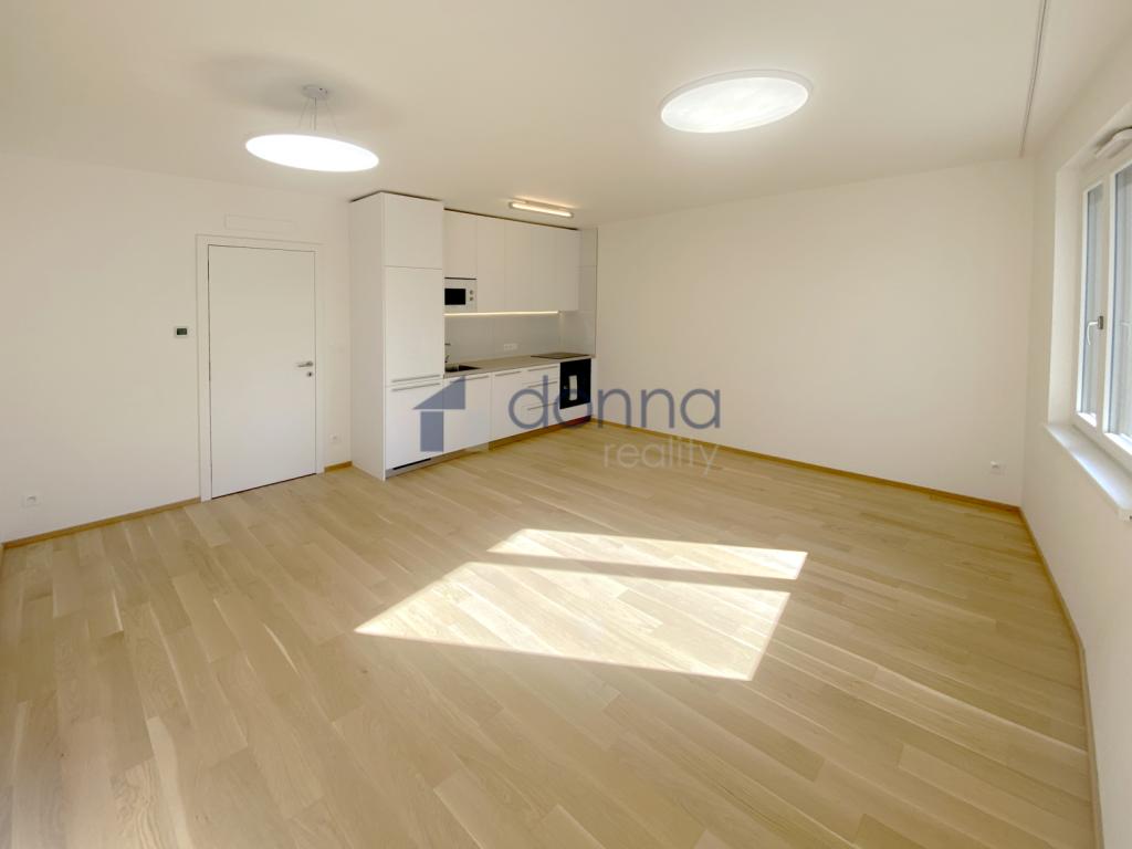 Pronájem bytu 1+kk 39 m2