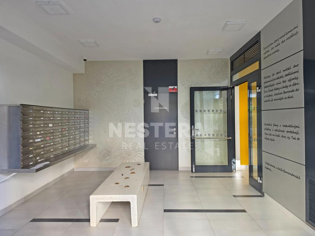 Prodej bytu 3+kk 83 m2, Praha – náhled fotky 28