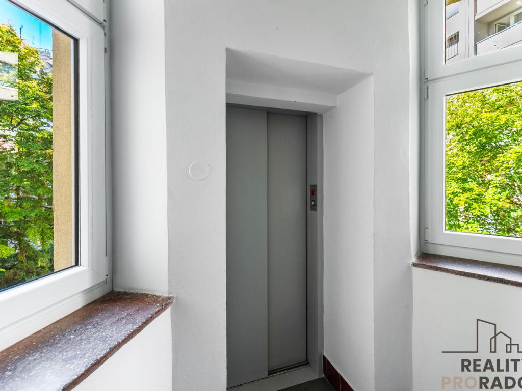 Prodej bytu 2+kk 40 m2, Praha – náhled fotky 13