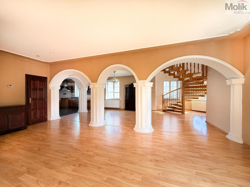 Pronájem bytu atypický 256 m2
