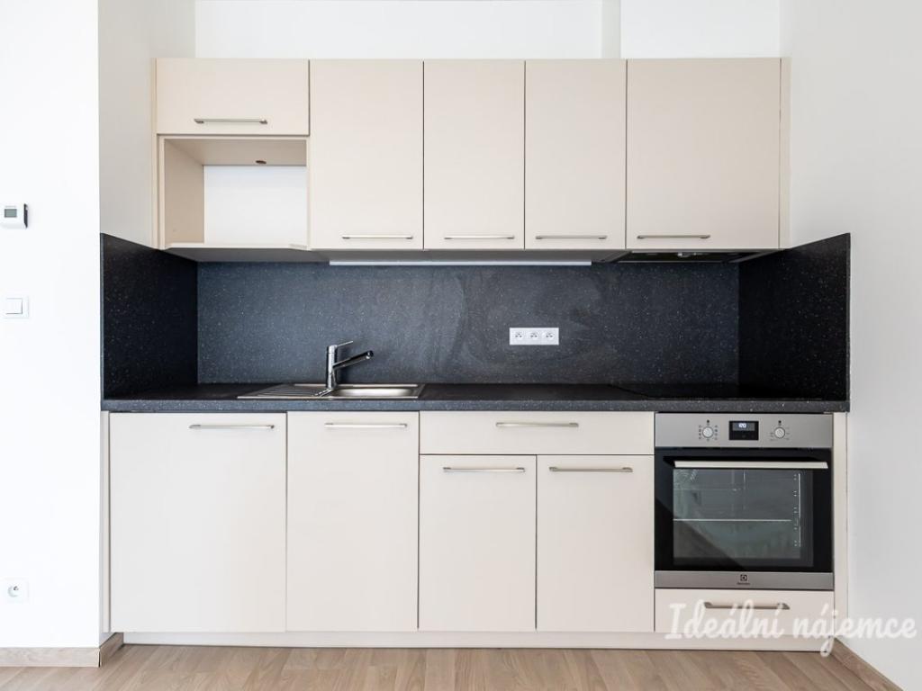 Pronájem bytu 1+kk 35 m2