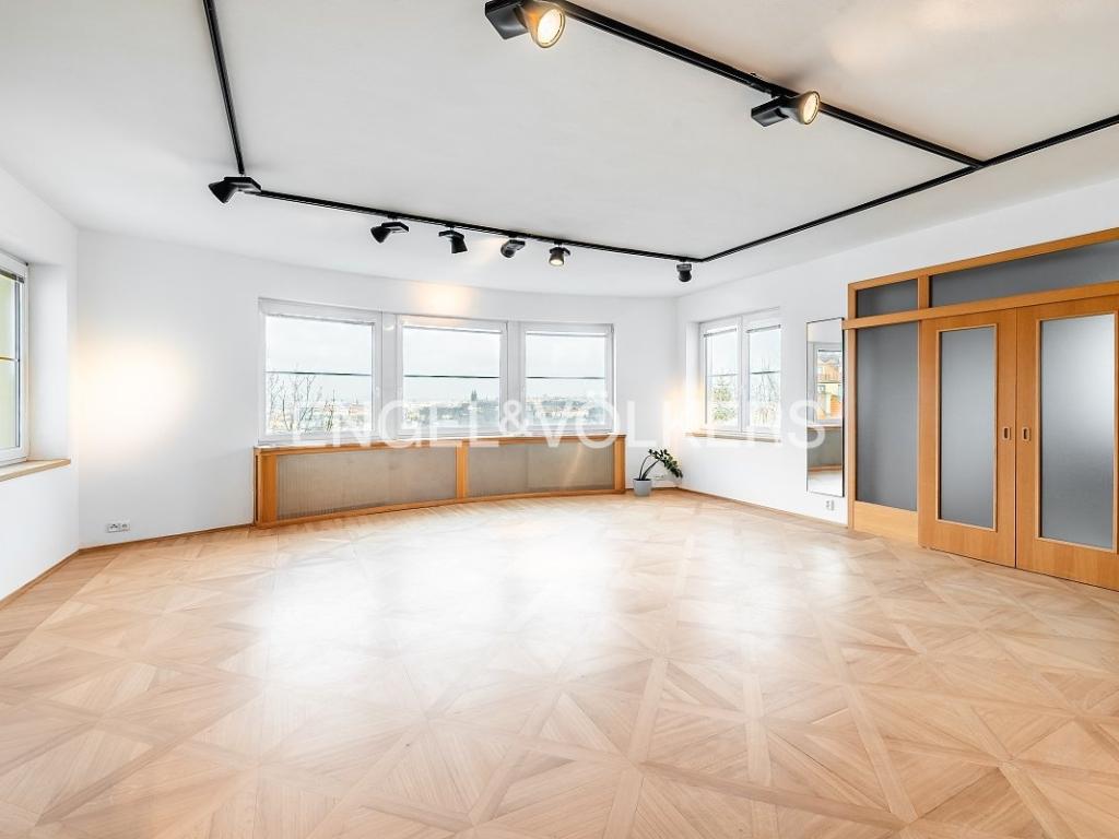 Pronájem domu 801 m2