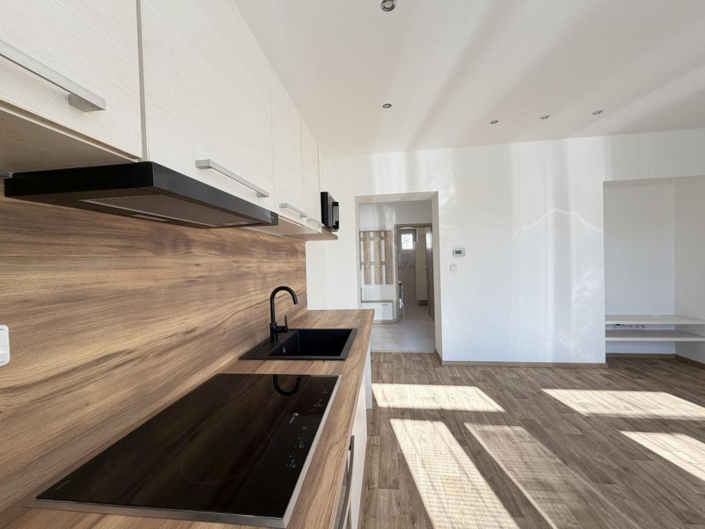 Pronájem bytu 2+kk 60 m2