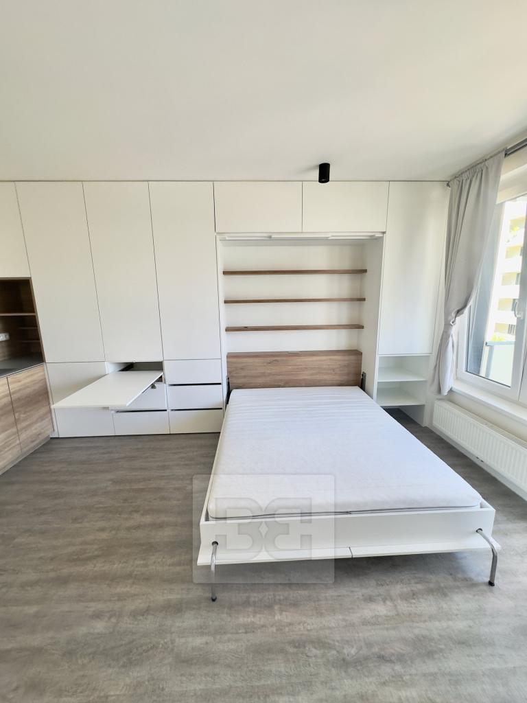 Pronájem bytu 1+kk 30 m2