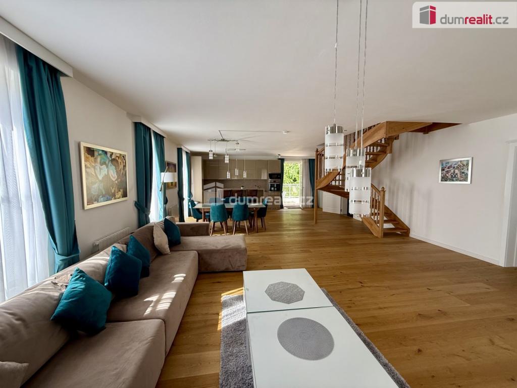 Pronájem bytu 4+kk 240 m2