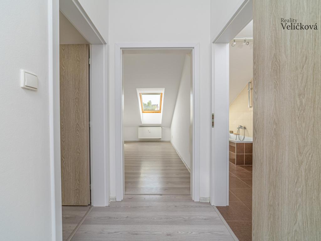Prodej bytu 3+kk 75 m2, Milovice – náhled fotky 11