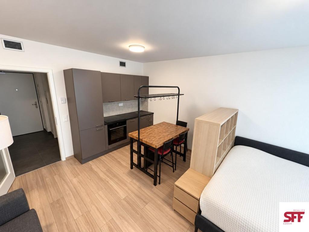 Pronájem bytu 1+kk 36 m2, Praha – náhled fotky 3